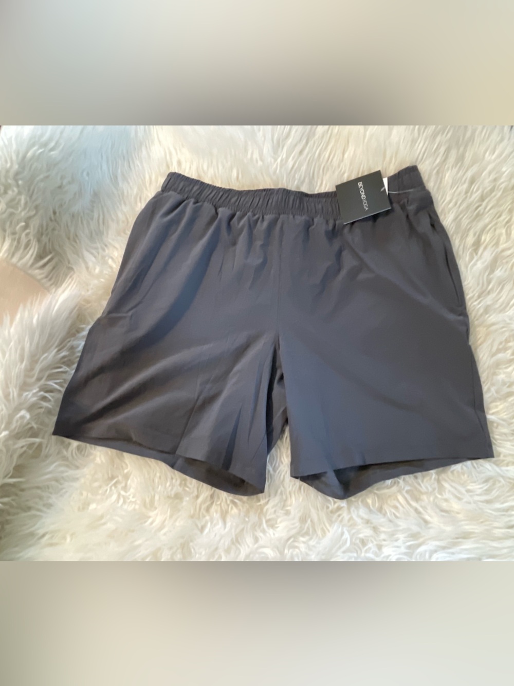 Beyond Yoga NWT Men’s Pivotal Performance Lined Shorts